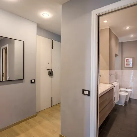 Downtown Srl - Cinque Terre Stylish Apartament La Spezia
